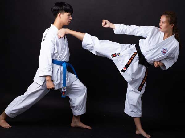 Cách mặc võ phục Karate chuẩn theo quy định